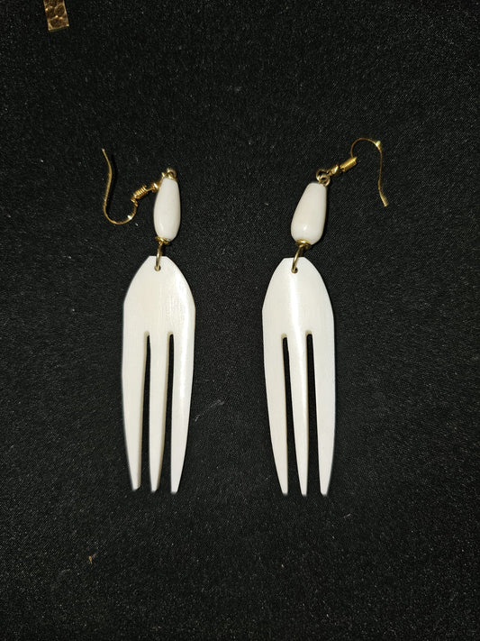 AATC WHITE LONG COMB EARINGS